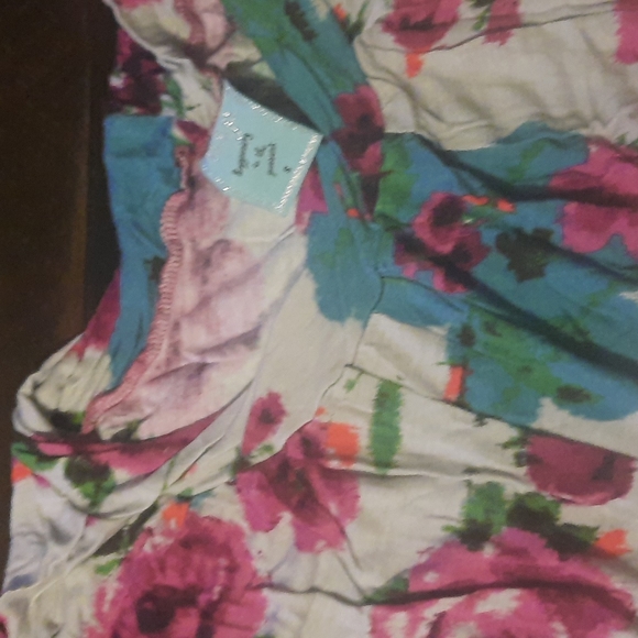 Floral top - Picture 2 of 7